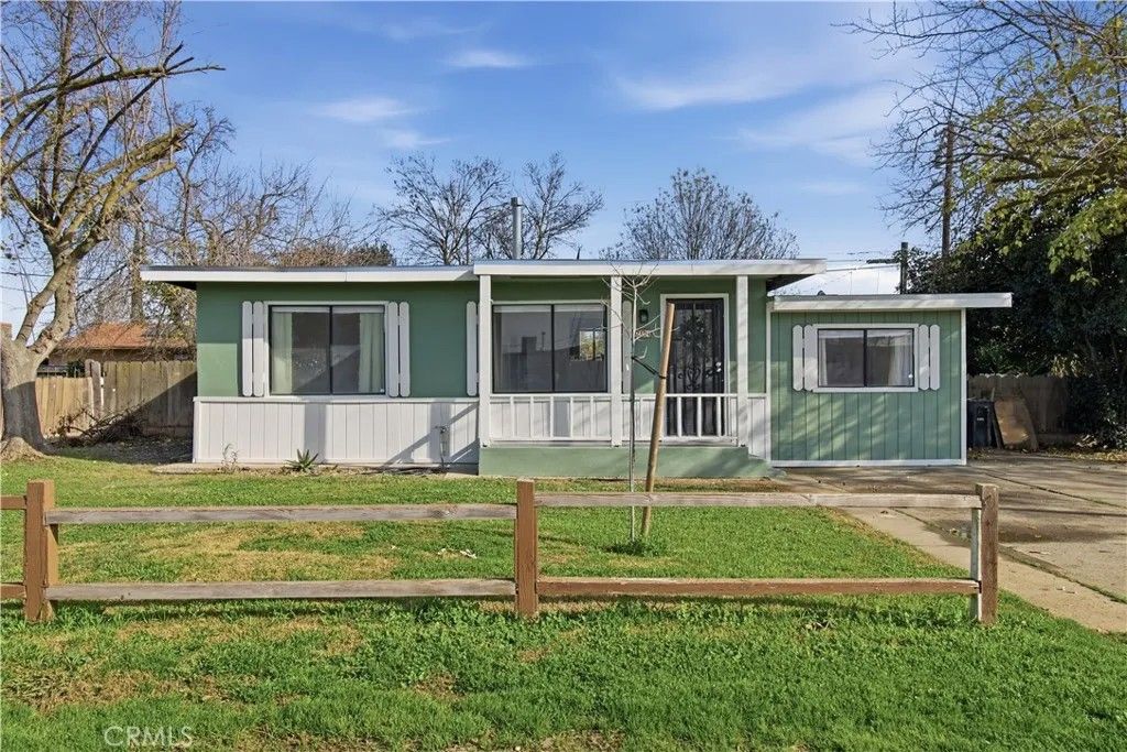 Photo of 2194 Meadowbrook Ave, Merced, CA 95348 (MLS # MC26021169)