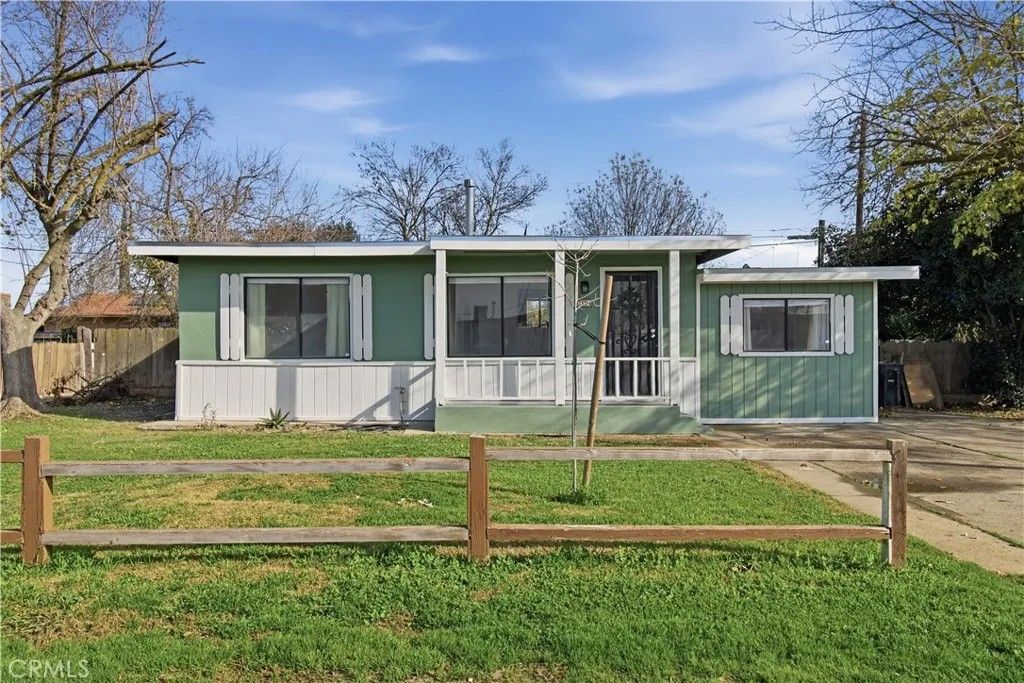 Photo of 2194 Meadowbrook Ave, Merced, CA 95348 (MLS # MC26021169)