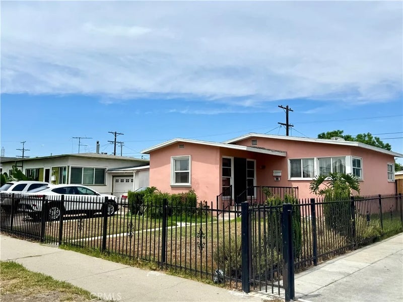 823 E 102nd