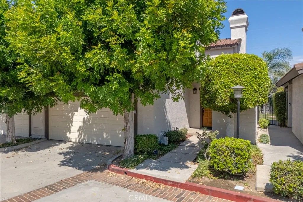 Photo of 2261 E Badillo St, Covina, CA 91724 (MLS # OC25234928)