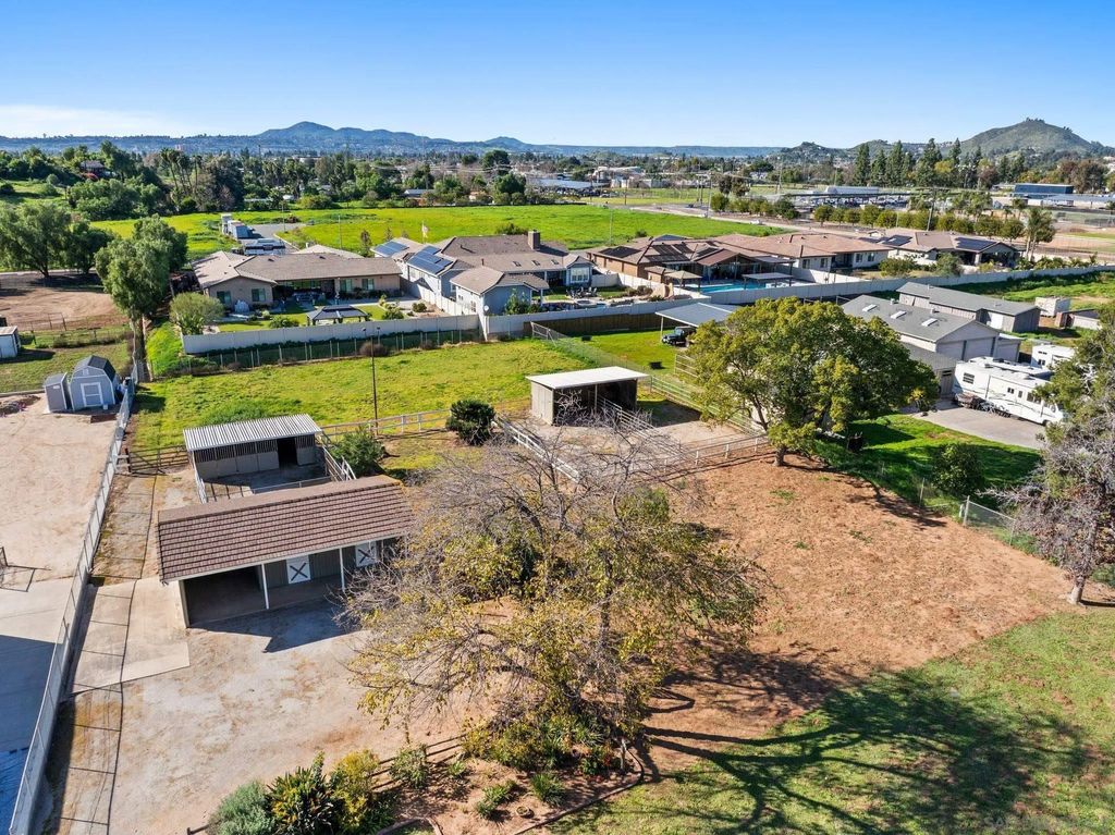 Photo of 120 Landale Ln, El Cajon, CA 92019 (MLS # 260002854)