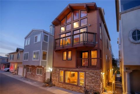 Photo of 6 B Surfside Ave, Surfside, CA 90743 (MLS # OC26015943)