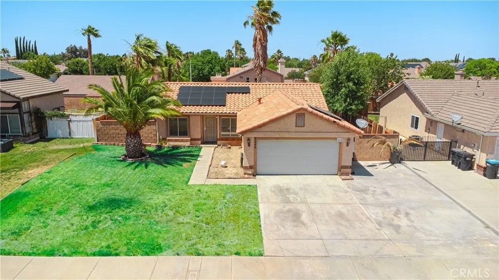 Photo of 3243 E Avenue R4, Palmdale, CA 93550 (MLS # DW26045907)