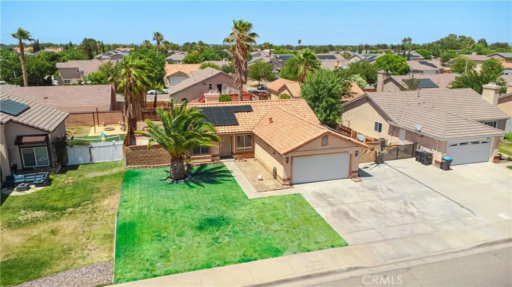 3243 E Avenue R4