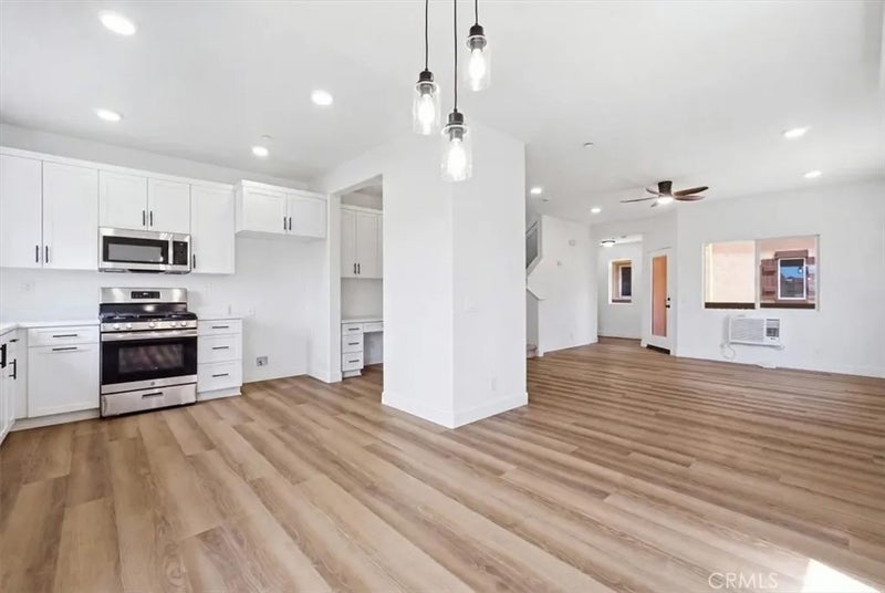 521 N Lark Ellen B