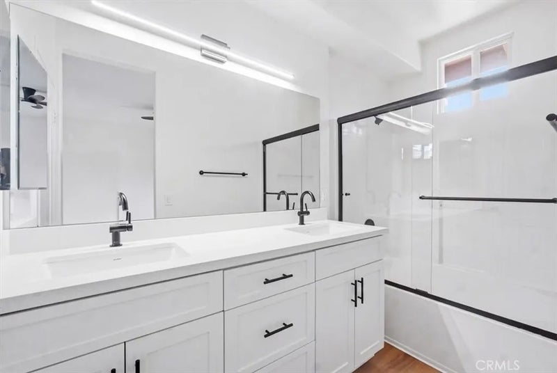521 N Lark Ellen B
