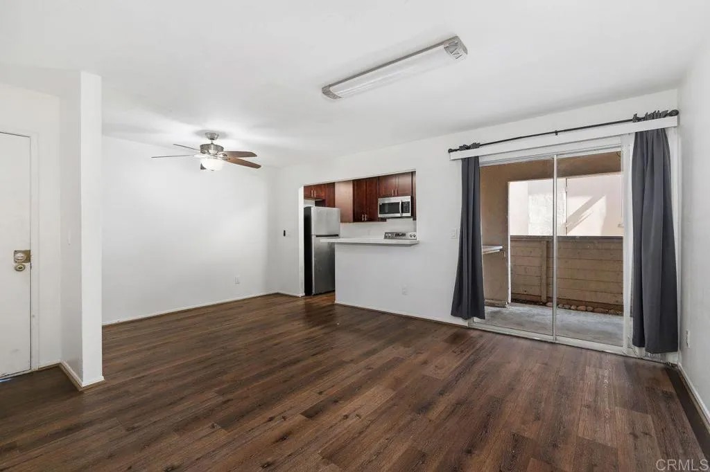 3282 Ashford Street E