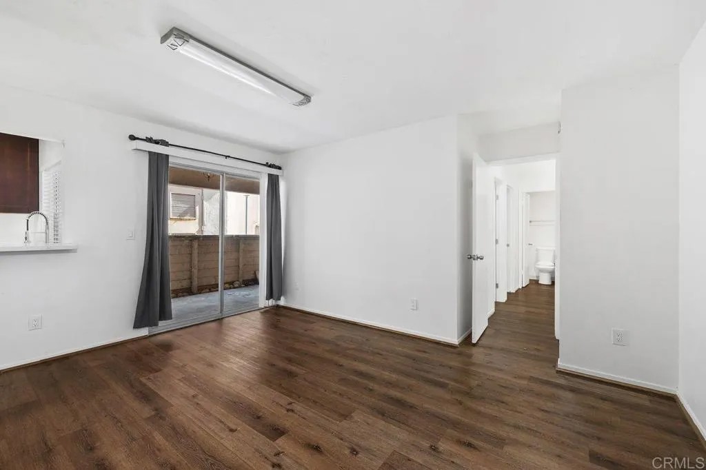 3282 Ashford Street E