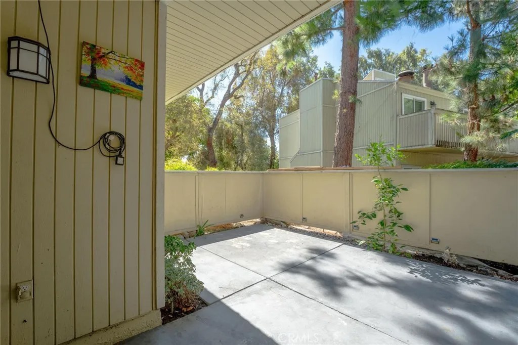 646 Sycamore Avenue 18