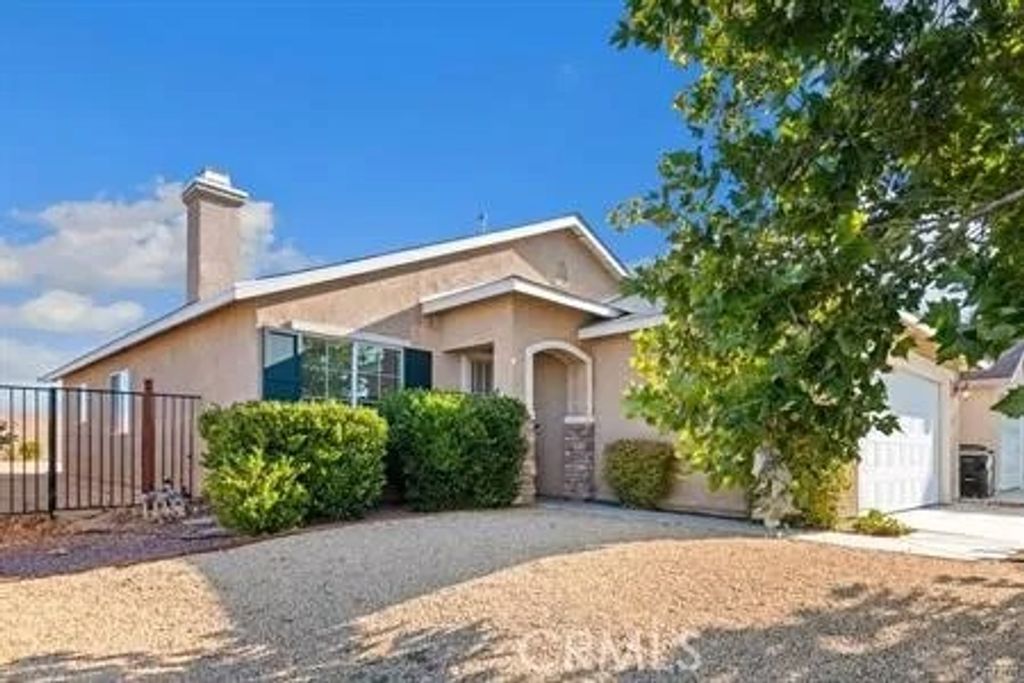 Photo of 12050 Goldoak Court, Victorville, CA 92392 (MLS # IG26006843)