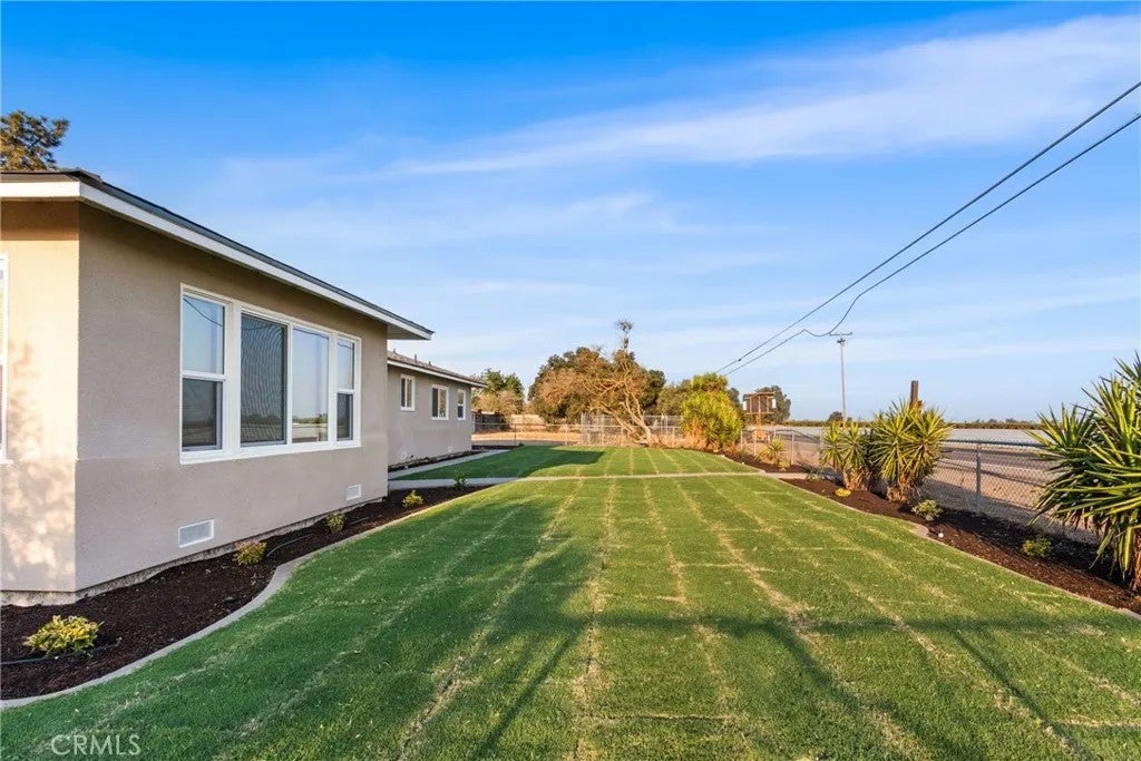 900 W Mount Whitney