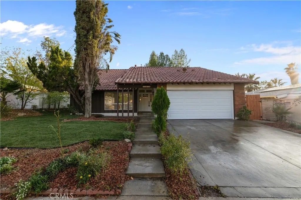 Photo of 18838 Cabral St, Canyon Country, CA 91351 (MLS # SR25279119)