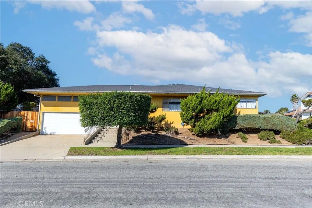 Photo of 4955 Southridge Avenue, View Park, CA 90043 (MLS # PW25271071)