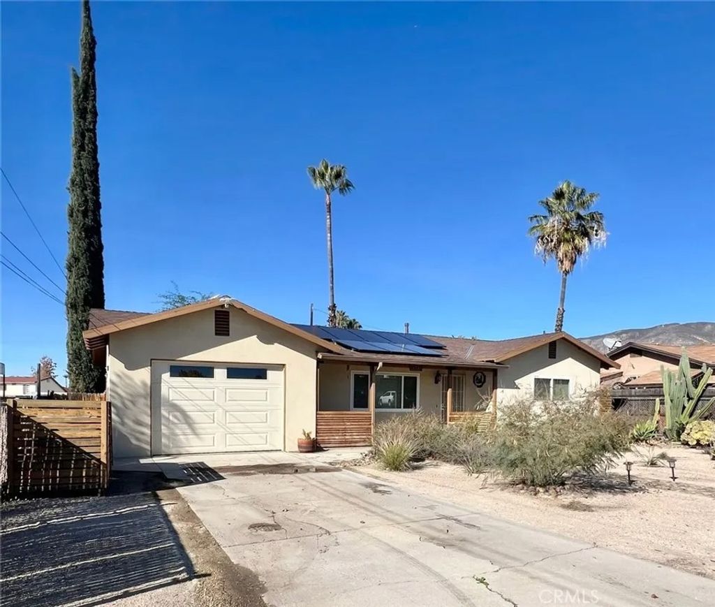 Photo of 174 S Grand Army Ave, San Jacinto, CA 92583 (MLS # IV25268746)