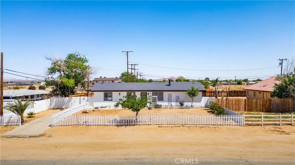 Photo of 8603 S Loop Boulevard, California City, CA 93505 (MLS # SR26087213)