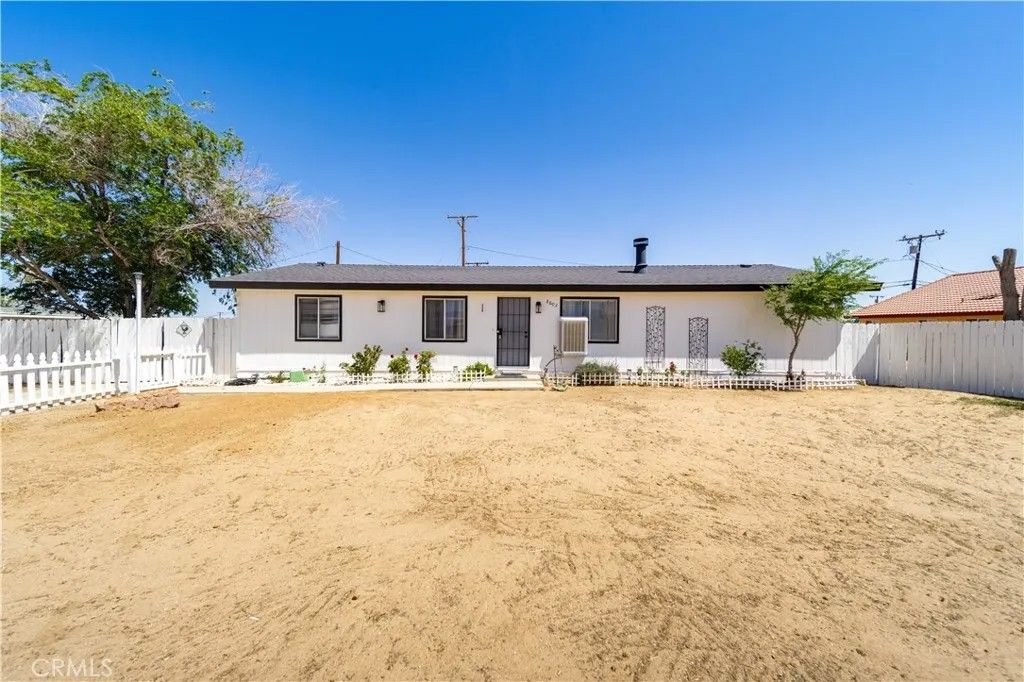 Photo of 8603 S Loop Boulevard, California City, CA 93505 (MLS # SR26087213)