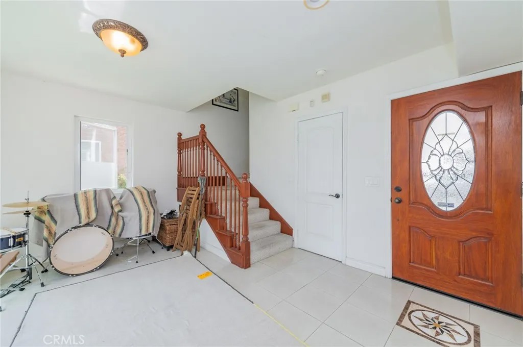 636 E 220th