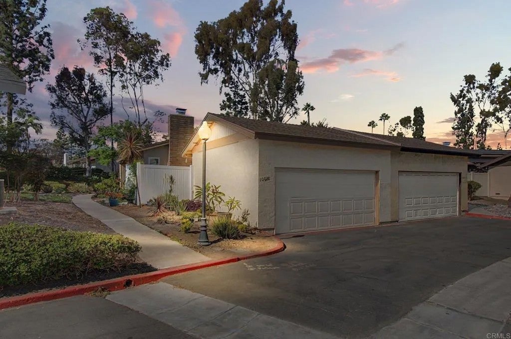 10028 Chavacan Lane