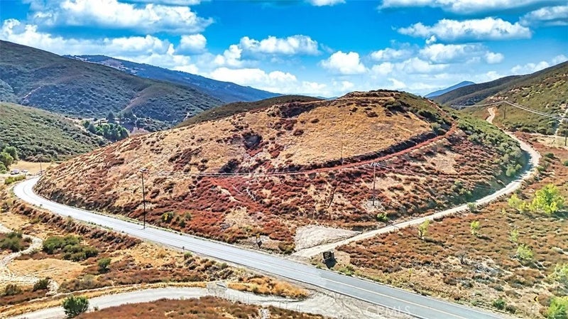 1 Bouquet Canyon