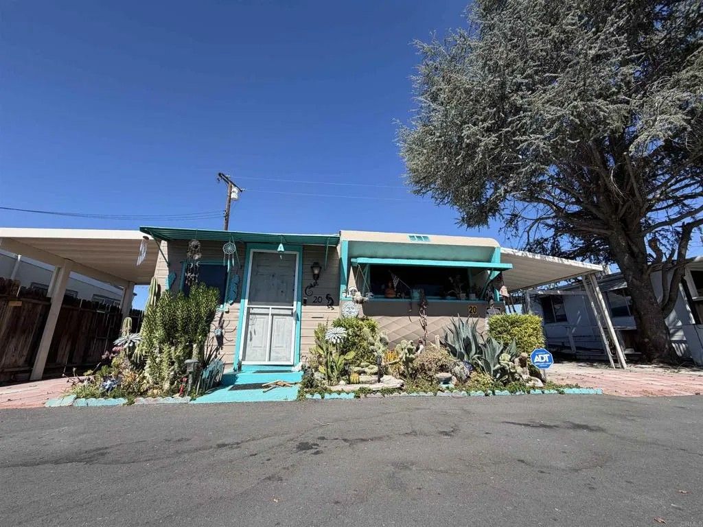 Photo of 2150 S San Jacinto Ave #SPC 20, San Jacinto, CA 92583 (MLS # NDP2602216)