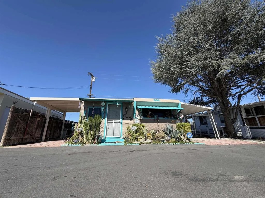 2150 S San Jacinto SPC 20