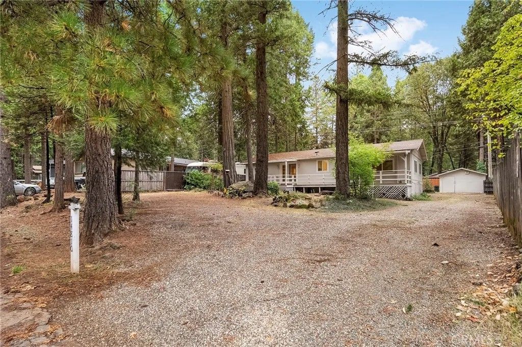 Photo of 14810 Glenwood Drive, Magalia, CA 95954 (MLS # SN25241135)