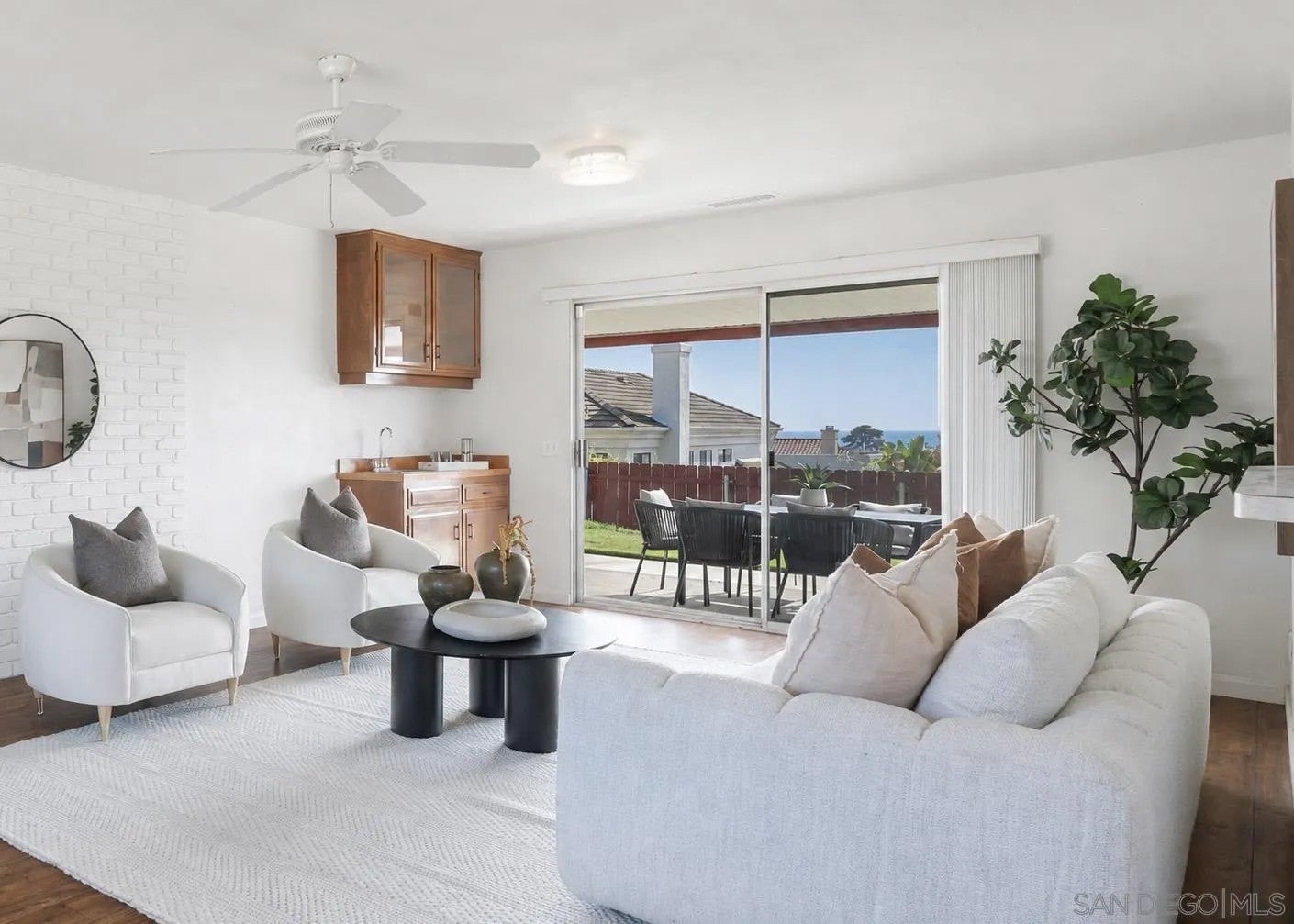 3501 Avondale