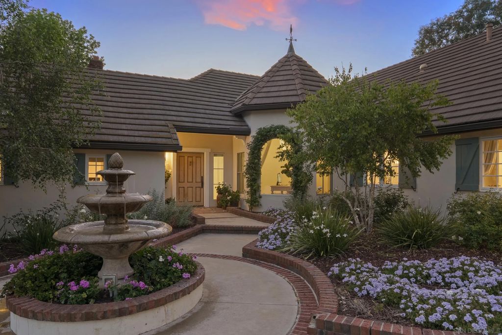 Photo of 5 Country Glen, Fallbrook, CA 92028 (MLS # 260011312)