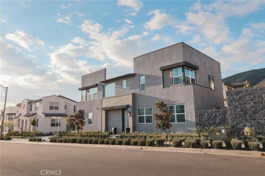 Photo of 15818 Caterpillar Dr, Fontana, CA 92336 (MLS # CV25282455)