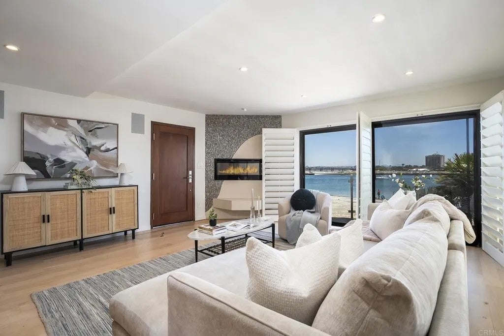 2820 BAYSIDE WALK 6