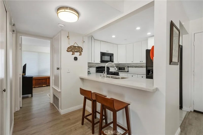 15155 Sherman Way 60