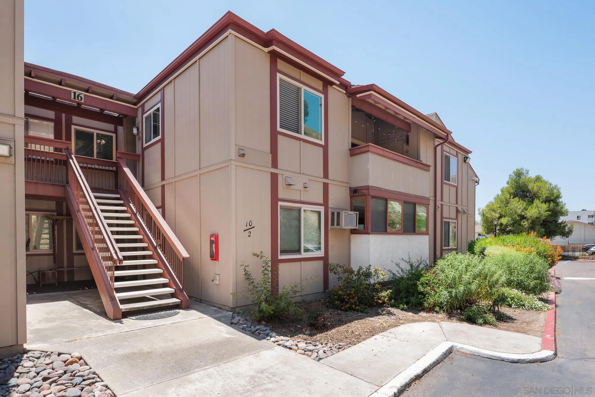 5422 Adobe Falls 10
