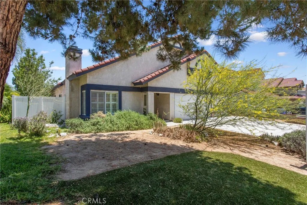 8742 Feathertop Road