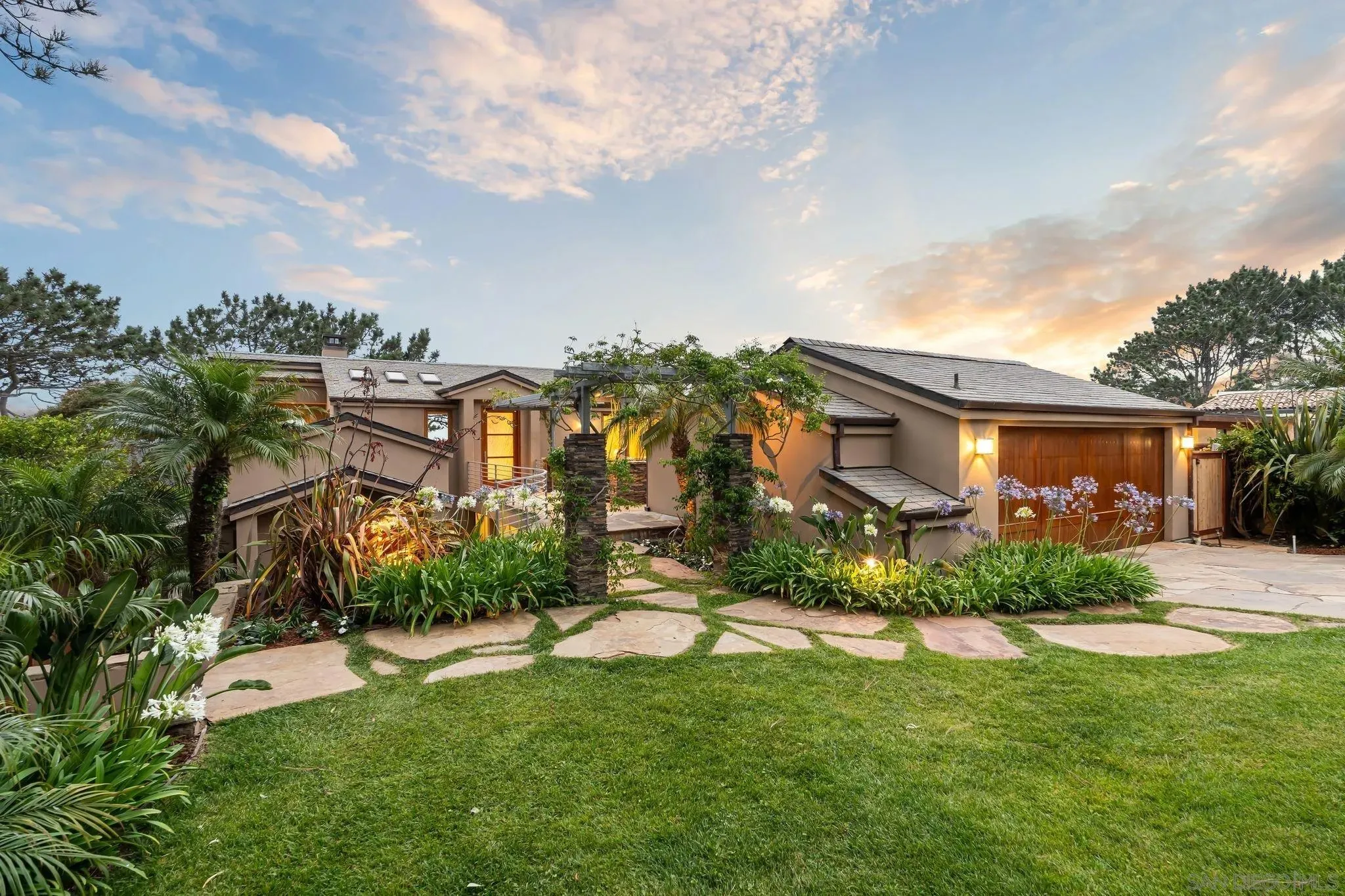 Del Mar, California 92014, United States, 4 Bedrooms Bedrooms, ,5 BathroomsBathrooms,Residential,Active,254204