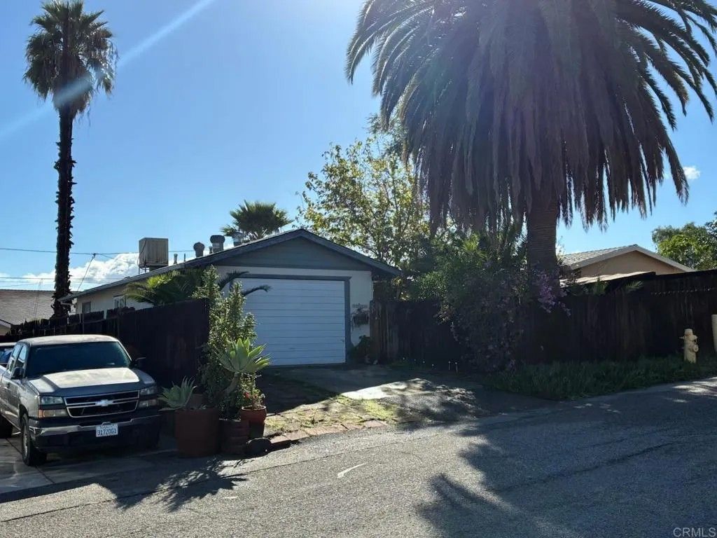 Photo of 16484 McPherson Avenue, Lake Elsinore, CA 92530 (MLS # PTP2509298)