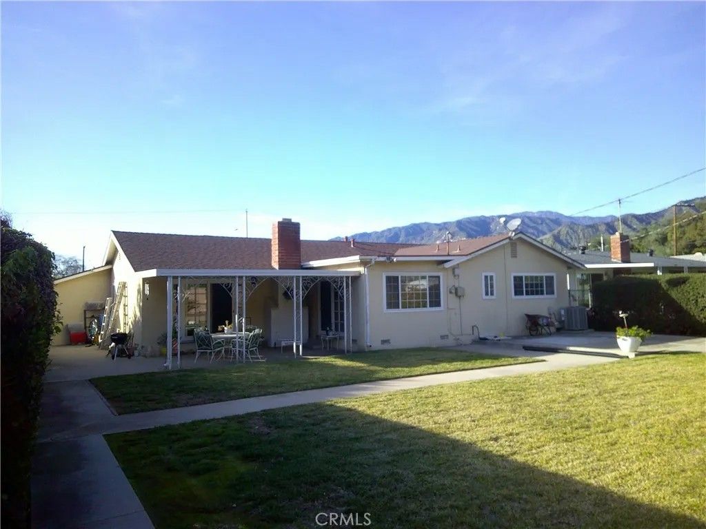 Photo of 1116 N Old Mill, Azusa, CA 91702 (MLS # CV26017505)