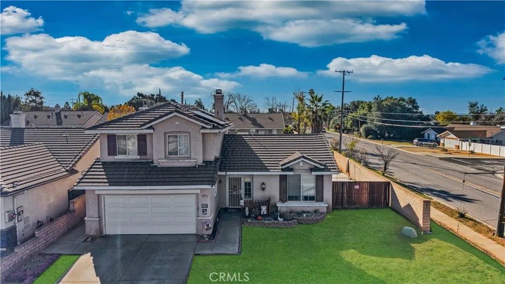 Photo of 34711 Sunlight Dr, Yucaipa, CA 92399 (MLS # IG26037036)