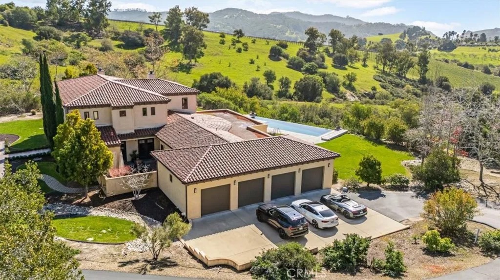 1175 Bassi Drive