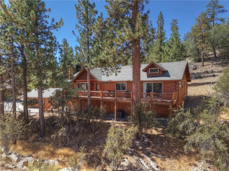 400 Sunrise Way