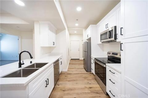 Photo of 41410 Juniper St #812, Murrieta, CA 92562 (MLS # SW26016297)