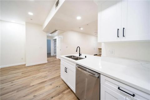 Tiny photo for 41410 Juniper St #812, Murrieta, CA 92562 (MLS # SW26016297)