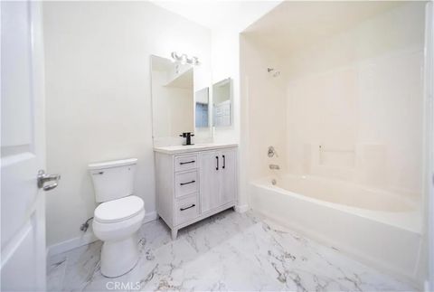 Tiny photo for 41410 Juniper St #812, Murrieta, CA 92562 (MLS # SW26016297)