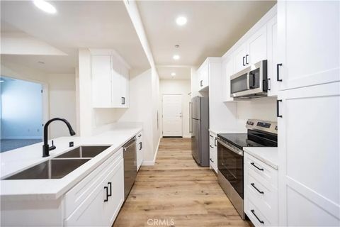 Tiny photo for 41410 Juniper St #812, Murrieta, CA 92562 (MLS # SW26016297)