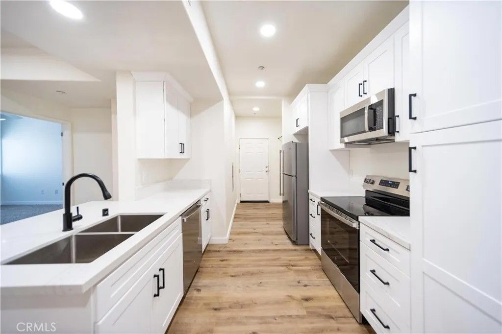 Photo of 41410 Juniper St #812, Murrieta, CA 92562 (MLS # SW26016297)