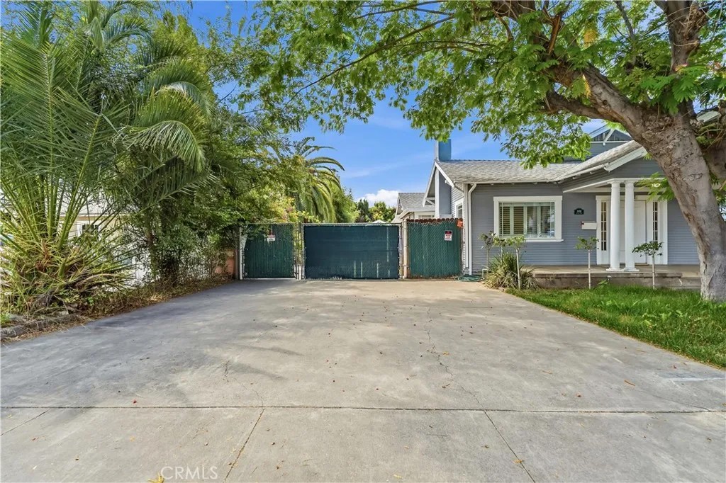 332 Chester Place