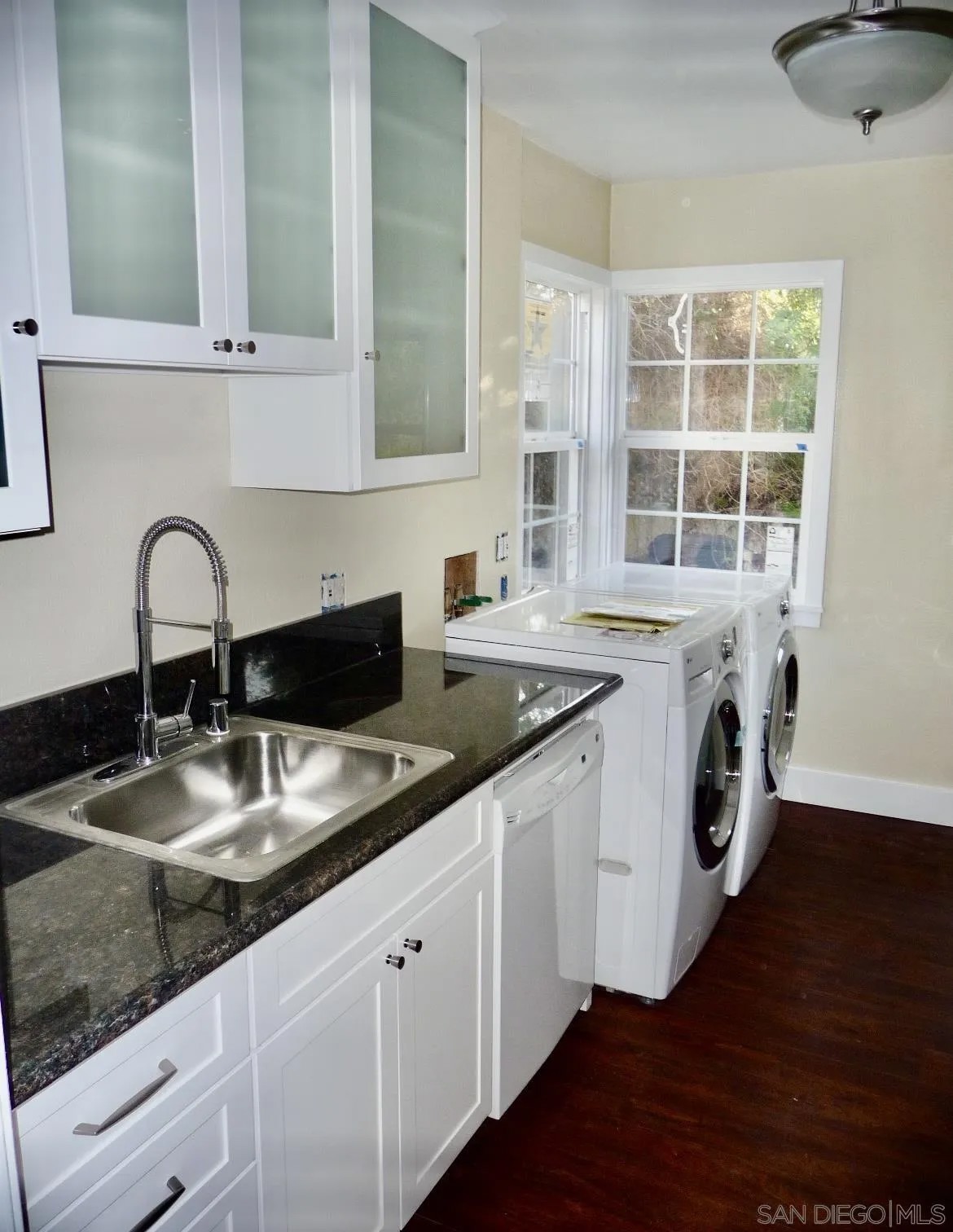 4985-89 Narragansett Ave