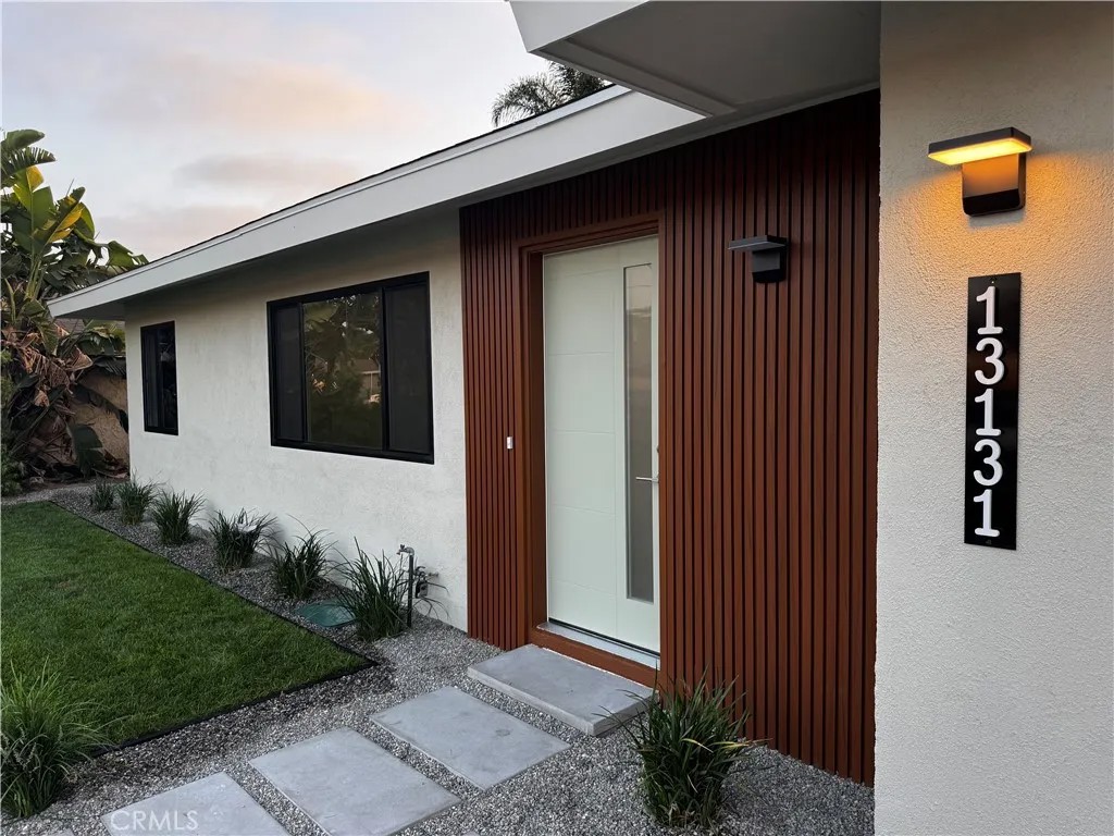13131 Siemon Avenue