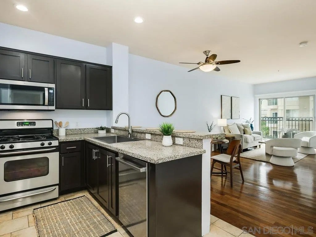 450 J St 3271