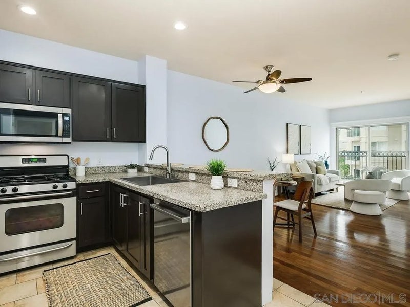 450 J St 3271