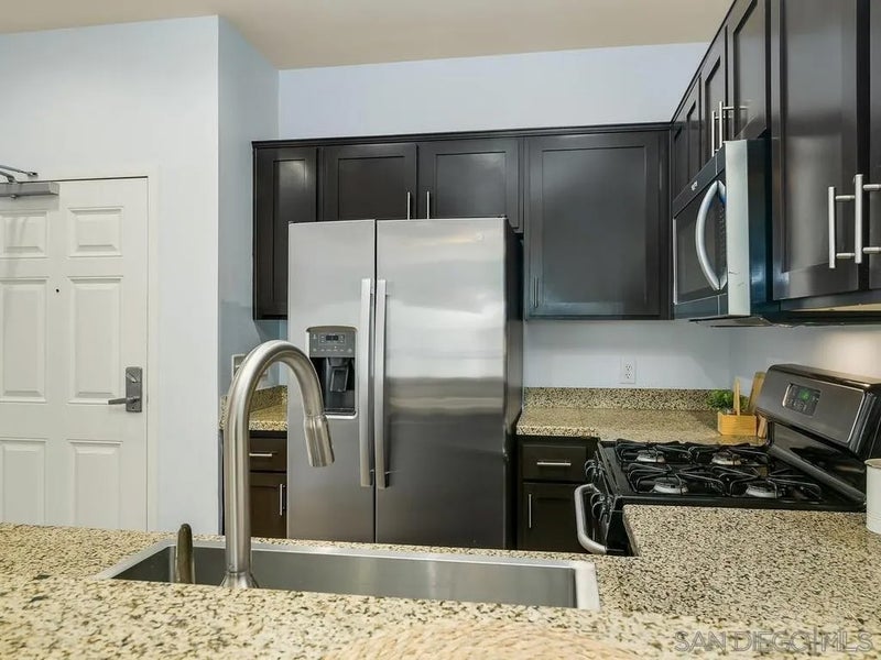 450 J St 3271